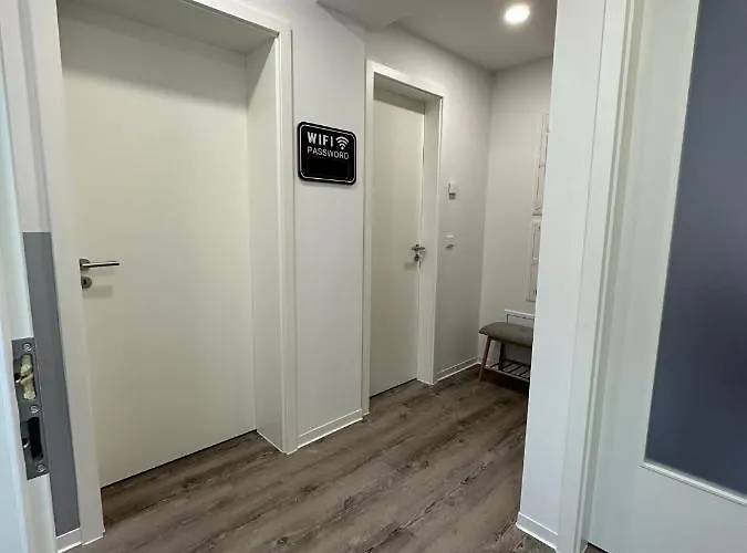 Ht Nr 4 דירה Greppin